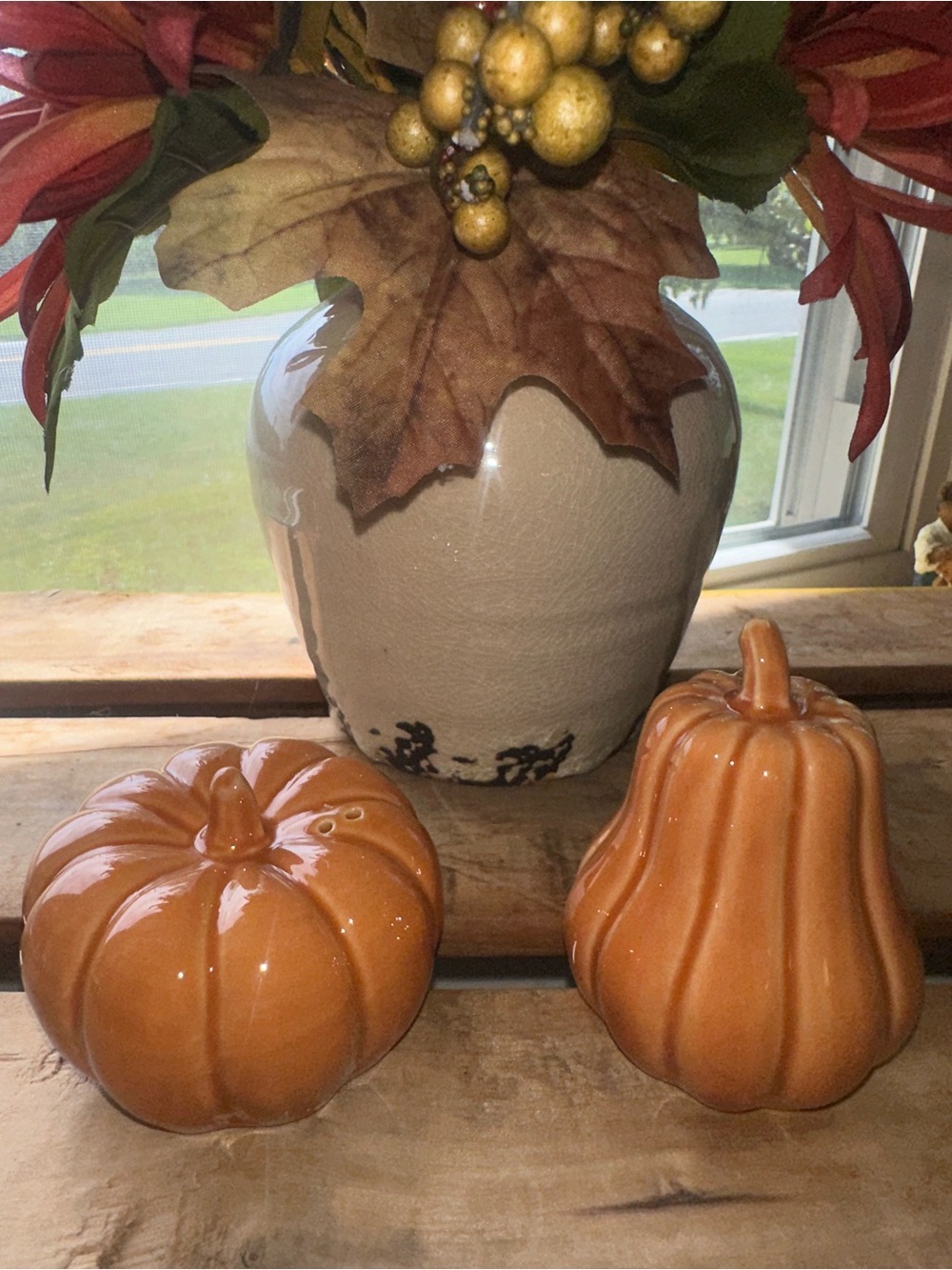 Pumpkin Salt & Pepper Shakers Glazed Ceramic Thanksgiving Fall Orange - Picture 2 of 7